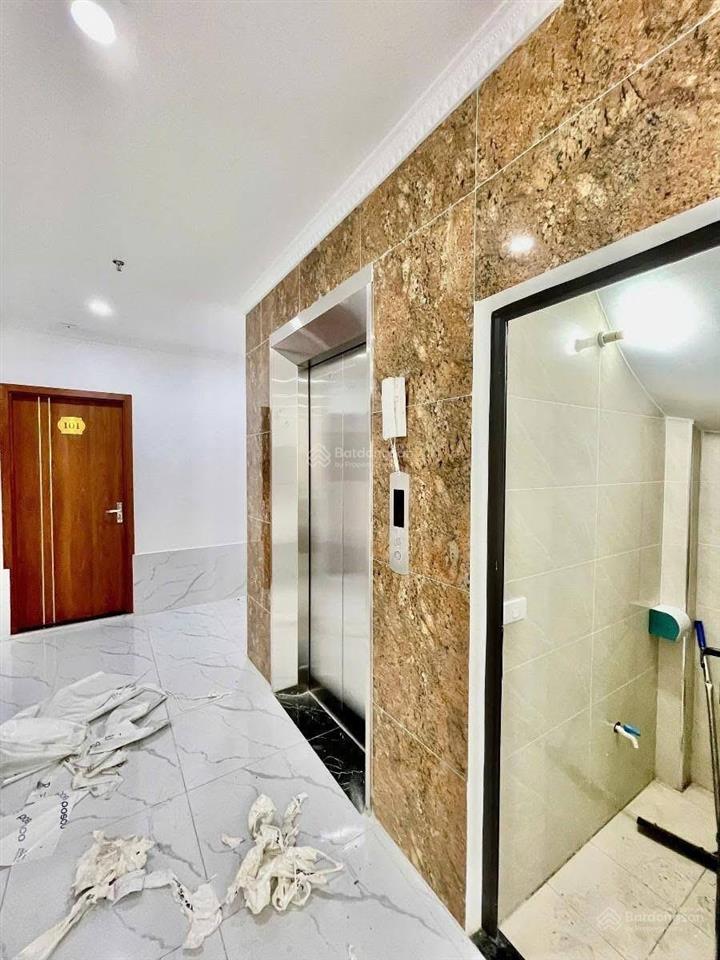 Bán tòa nhà căn hộ ccmn, xây mới thang máy, căn góc, 14 phòng full đồ, dòng tiền 1.1tỷ/năm, đủ pccc