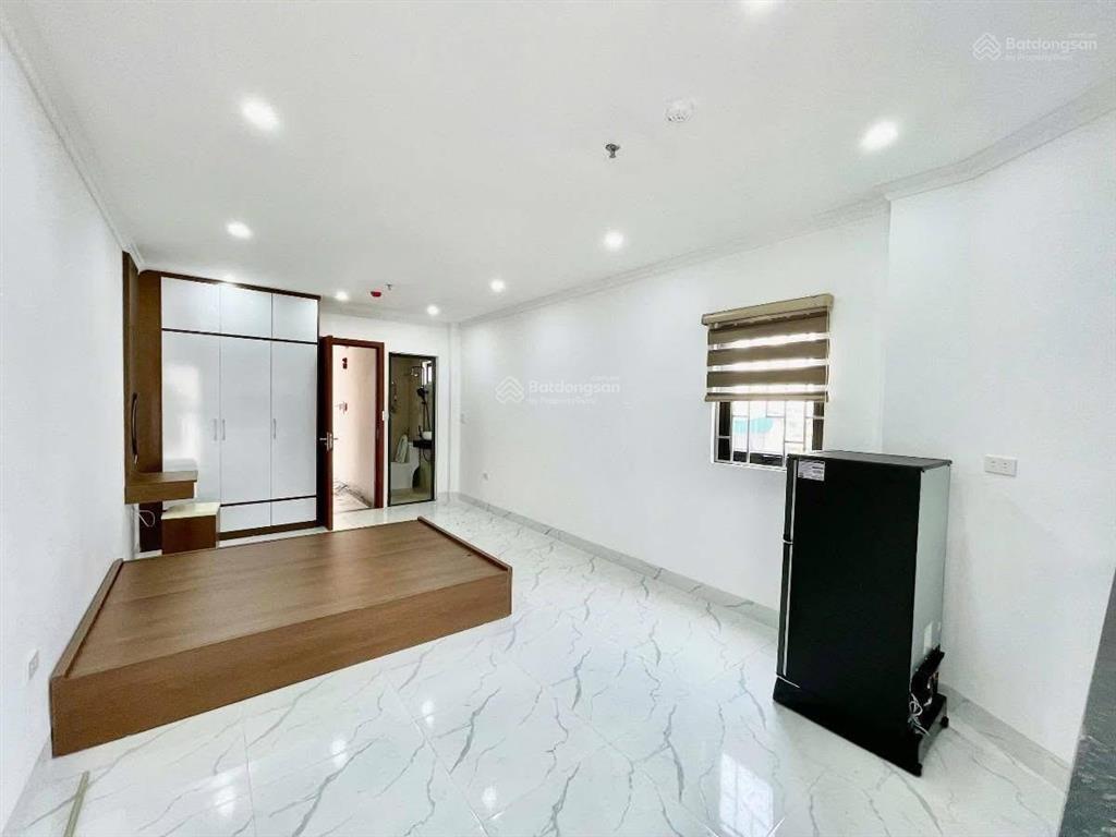 Bán tòa nhà căn hộ ccmn, xây mới thang máy, căn góc, 14 phòng full đồ, dòng tiền 1.1tỷ/năm, đủ pccc