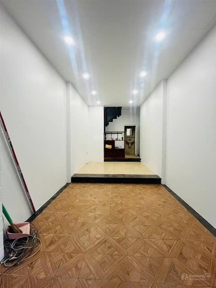 Bán nhà phố núi trúc, phân lô, oto trước nhà, dân xây kcbt 25m2*6 tầng 1 tum, khách về ở ngay