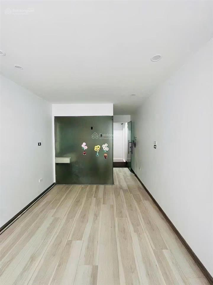 Bán nhà phố núi trúc, phân lô, oto trước nhà, dân xây kcbt 25m2*6 tầng 1 tum, khách về ở ngay