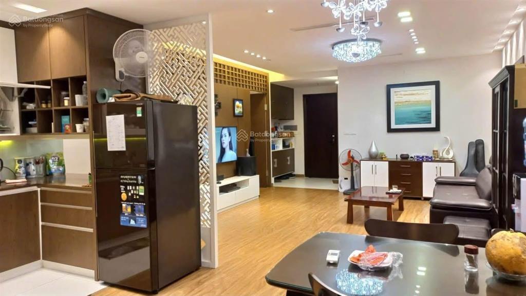 Bán căn hộ no1c goldenland 275 nguyễn trãi, tầng cao view thoáng, 104.1m, 2 ngủ 2wc full nt xịn sò