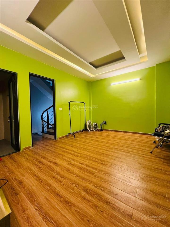 Bán nhà phố đội cấn ngõ thông ba gác, 30m oto đỗ, dân xây 36m2*5tầng full nội thất, khách về ở ngay