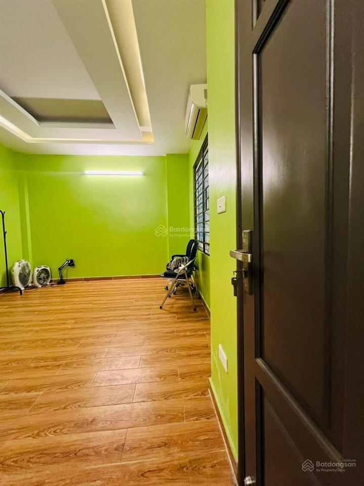 Bán nhà phố đội cấn ngõ thông ba gác, 30m oto đỗ, dân xây 36m2*5tầng full nội thất, khách về ở ngay