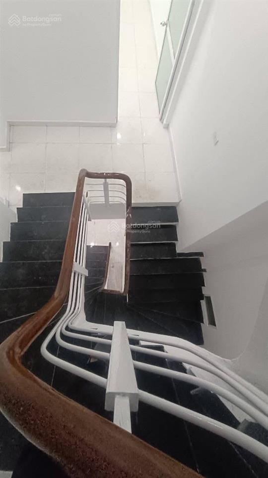 Bán nhà phố võ chí công, ngõ thông gần oto, chủ bán đất tặng nhà 3 tầng, căn góc giá siêu rẻ