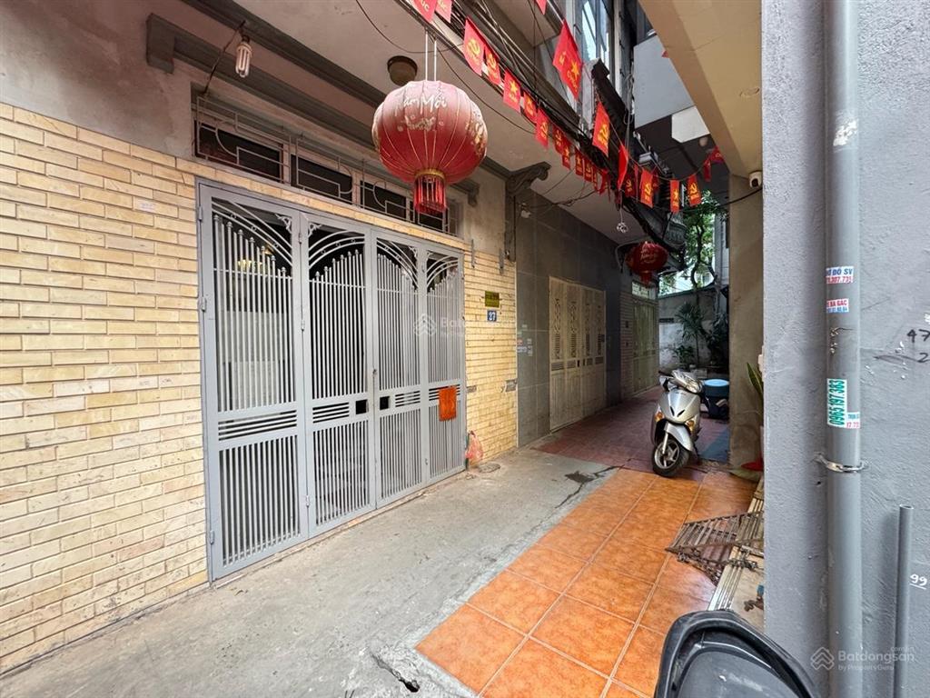 Siêu rẻ! nhà phố cầu giấy, căn góc, ngõ thông bagac tránh, trước nhà gần 3m, dân xây 37m*5t tặng nt