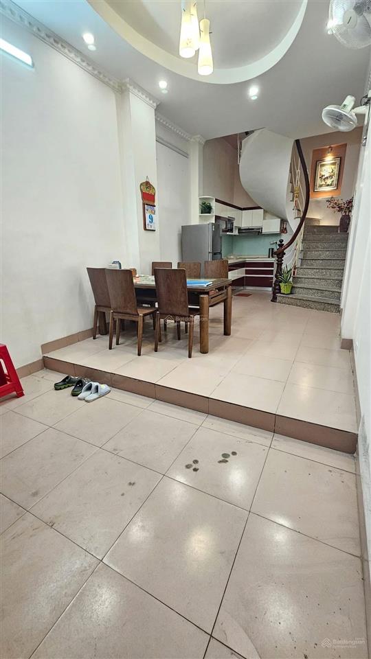 Bán nhà đào tấn, ngõ thông ba gác, 15m ra ô tô, dân xây kcbt chắc chắn, 35m*5t tặng full nội thất