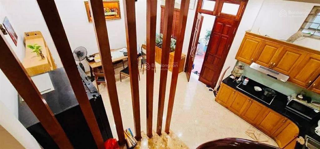 Hiếm!! nhà phố đào tấn, ngõ thông ba gác, gần phố ô tô tránh, dân xây 35m*5t tặng nt về ở ngay