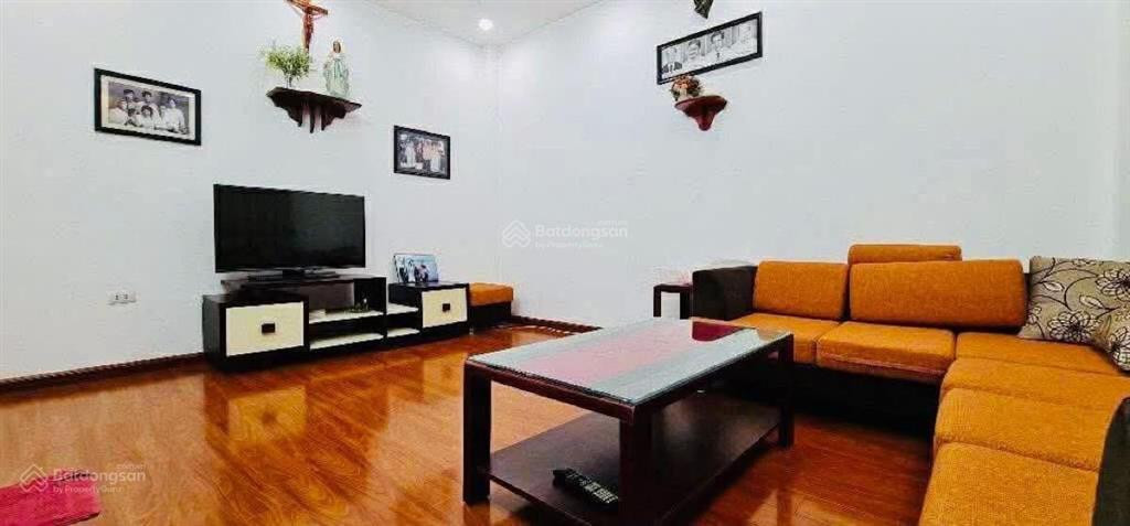 Hiếm!! nhà phố đào tấn, ngõ thông ba gác, gần phố ô tô tránh, dân xây 35m*5t tặng nt về ở ngay