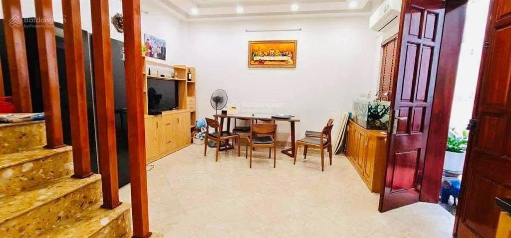 Hiếm!! nhà phố đào tấn, ngõ thông ba gác, gần phố ô tô tránh, dân xây 35m*5t tặng nt về ở ngay