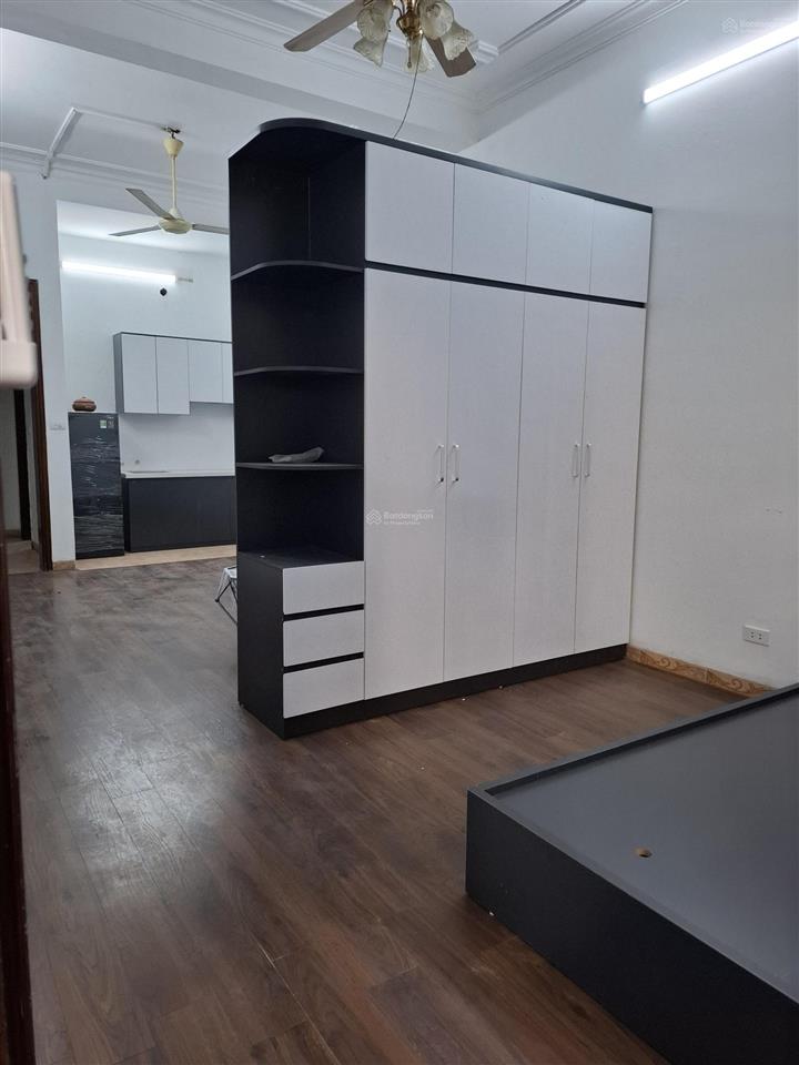 Cho thuê ccmn 1n1k tại trần duy hưngđỗ quang, trung hòa, 35m2 đủ đồ, đường ô tô tránh. giá 5tr