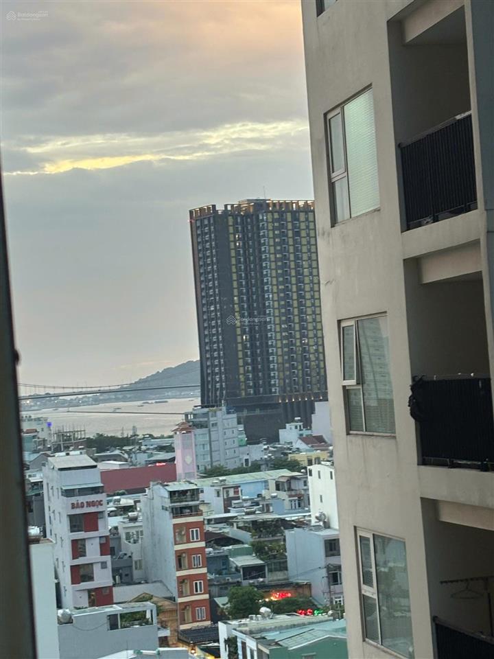 Cần bán gấp căn 2pn f.home tầng 9, ngay tòa nhà hành chính đà nẵng  sổ hồng lâu dài, có sẵn