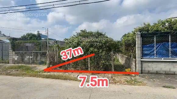 Đất vị trí đẹp tân phú trung 900 triệu, shr, diện tích hơn 200m2 thổ cư