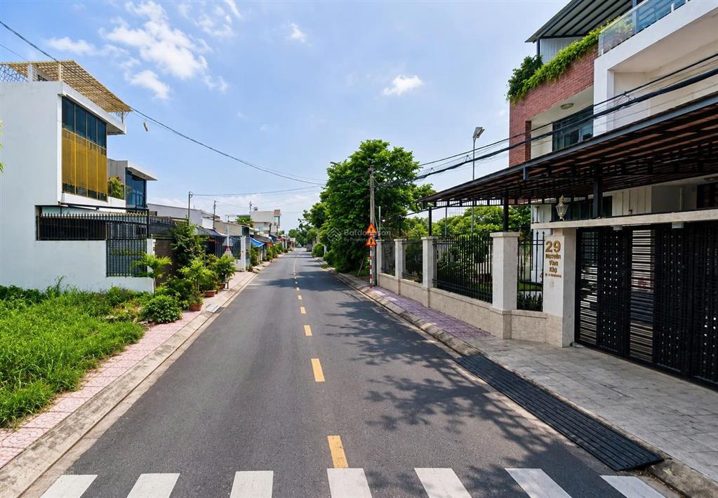 Đất thị trấn củ chi. mặt tiền đường nhựa. shr. 720 triệu