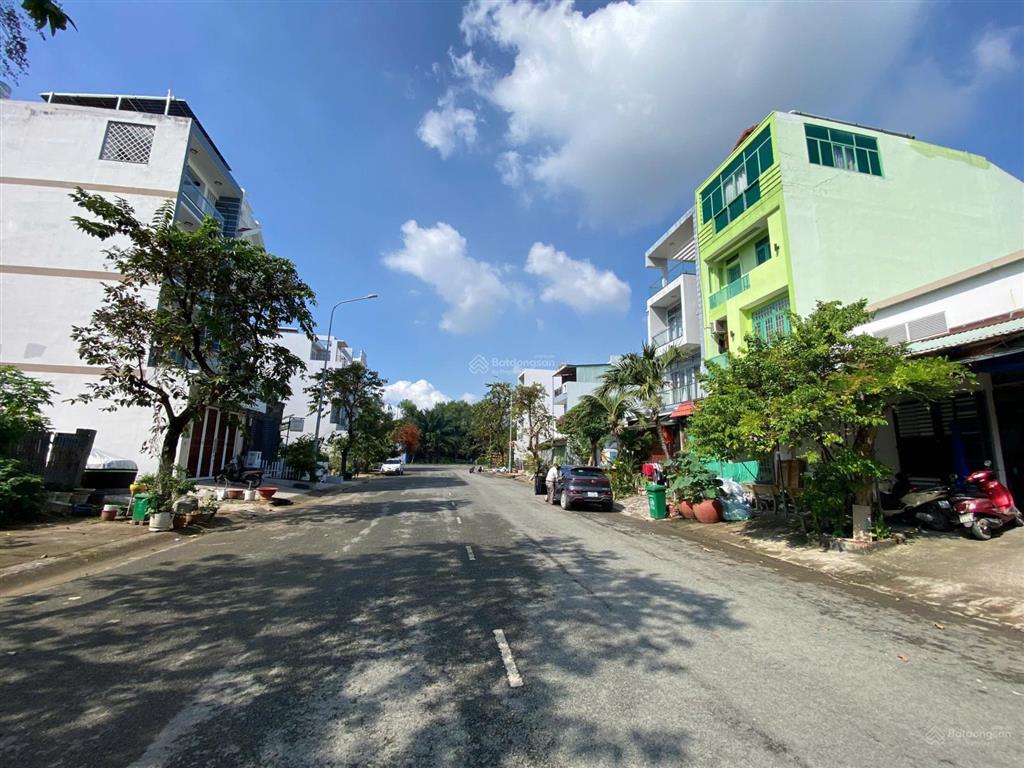 Chính chủ bán gấp lô đất nền mt đường lớn 20m, tái định cư phú mỹ q7 5x18m, giá 8 tỷ tl 0909 127 ***