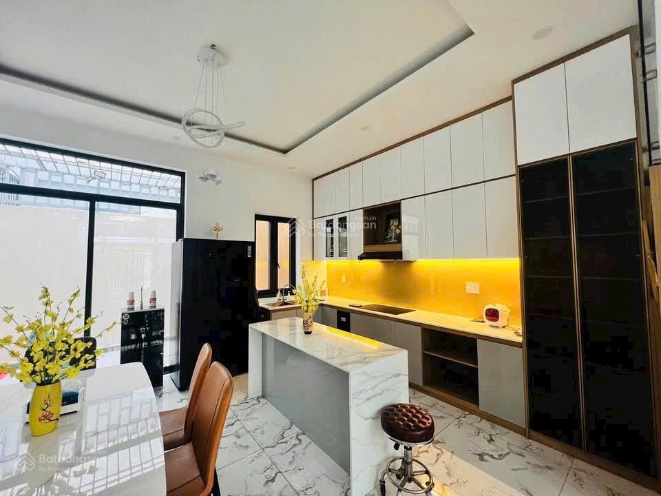 Chính chủ ngộp cần bán nhà phố kdc jamona city q7 5x17m, giá 13,9 tỷ full nội thất.  0909 127 ***
