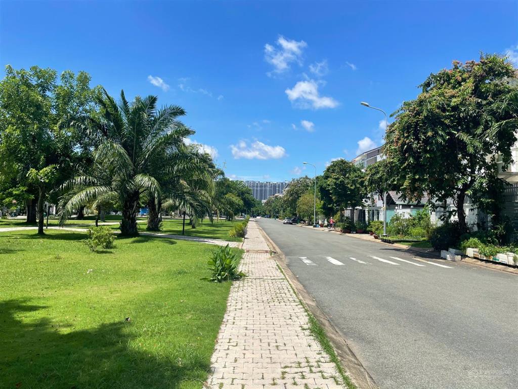 Chủ cần trả bank bán nhanh đất nhà phố 6x21m, giá 17,9 tỷ rẻ nhất kdc phú mỹ vạn phát hưng, q7