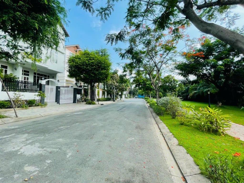 Chủ cần trả bank bán nhanh đất nhà phố 6x21m, giá 17,9 tỷ rẻ nhất kdc phú mỹ vạn phát hưng, q7