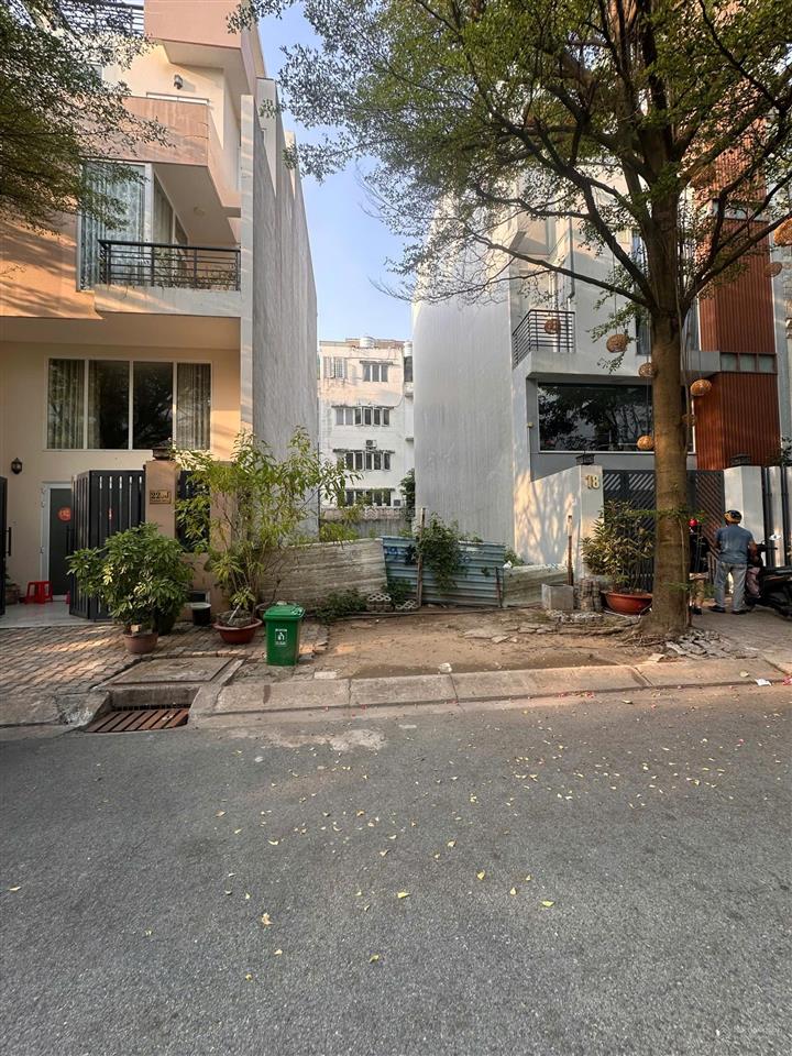 Chủ cần trả bank bán nhanh đất nhà phố 6x21m, giá 17,9 tỷ rẻ nhất kdc phú mỹ vạn phát hưng, q7