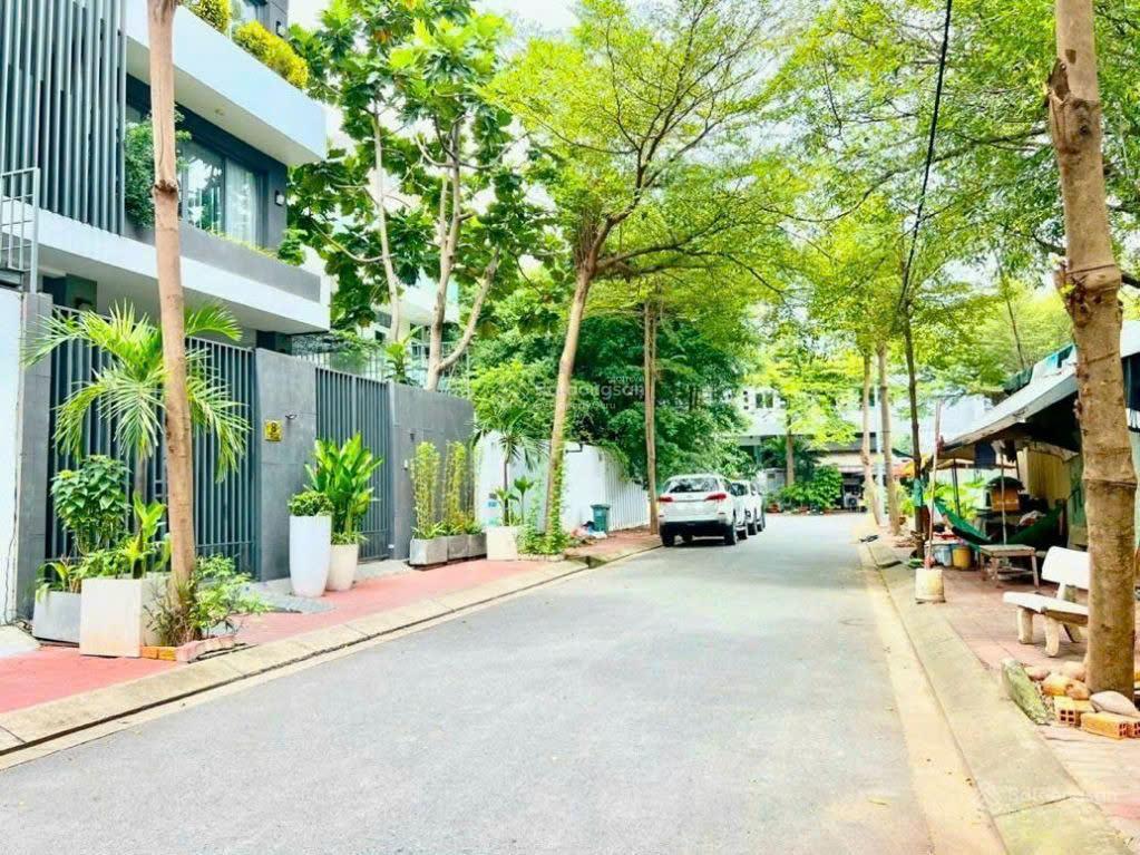 Chính chủ bán nhanh giá 19 tỷ nhà 5x20m, hầm 5 tầng, có thang máy, kdc kim sơn kế lotte mark, q.7
