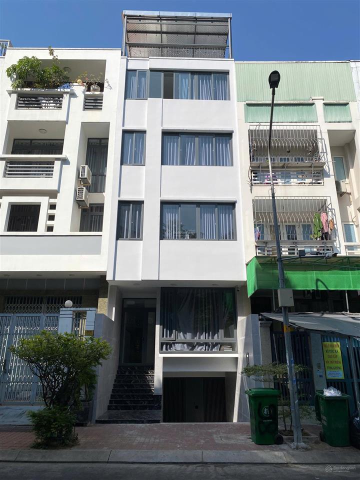 Chính chủ bán nhanh giá 19 tỷ nhà 5x20m, hầm 5 tầng, có thang máy, kdc kim sơn kế lotte mark, q.7