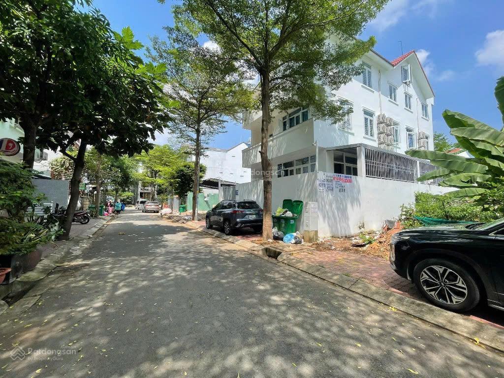 Chính chủ bán gấp 15 tỷ đất nhà phố 5x20m, kdc kim sơn kế lotte mark, q.7, kcxd hầm trệt 3 lầu st