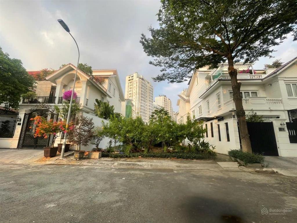Chính chủ bán đất biệt thự sadeco vivo city q. 7, dt 12.5x20m (250m2) giá đầu tư 26,3 tỷ, sổ hồng