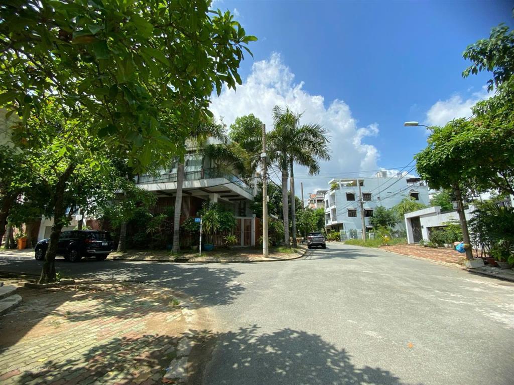 Chính chủ bán nhanh đất biệt thự kdc nam long phú thuận 8x20m, giá 19 tỷ.  0909 127 ***