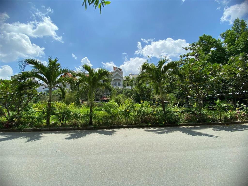Chính chủ bán nhanh đất biệt thự kdc nam long phú thuận 8x20m, giá 19 tỷ.  0909 127 ***