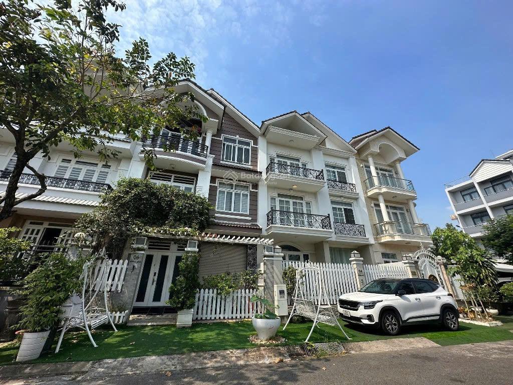Cần tiền bán gấp đất biệt thự sadeco ven sông q7, dt 7x18m, giá tốt khu 17 tỷ.  0909 127 ***