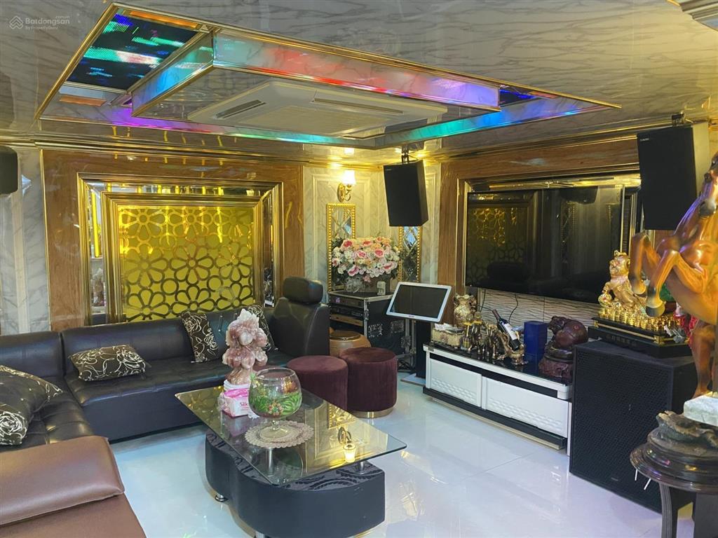 Chủ đi định cư cần bán biệt thự góc 2 mt 10x18m, giá 28 tỷ kdc jamona golden silk q7