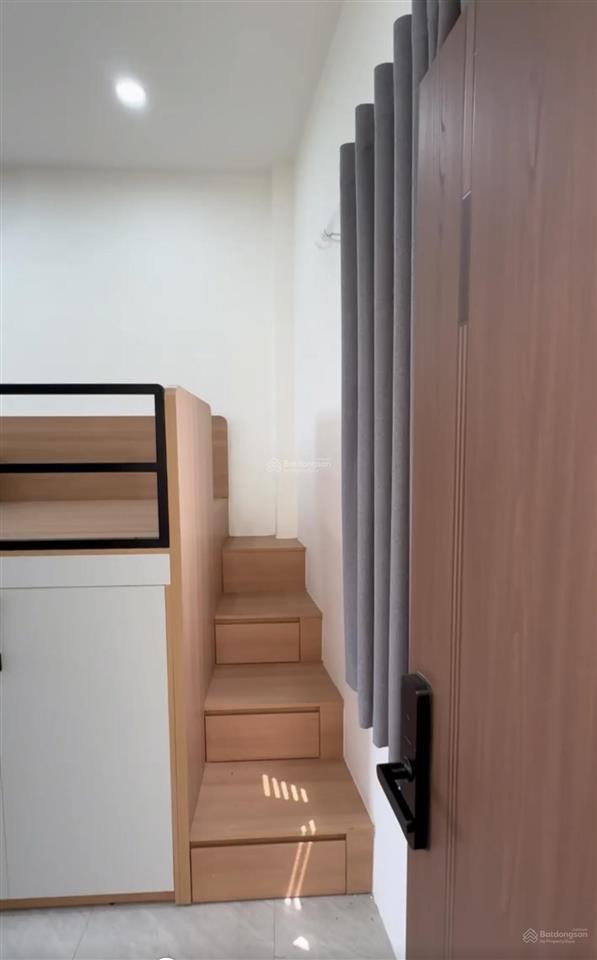 Cho thuê chdv  gần chung cư eco green, quận 7
