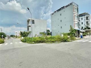 Ngộp năng bán xã lỗ 500tr nền đất nằm ngay bến xe miền đông mới, giá 2tỷ5, shr