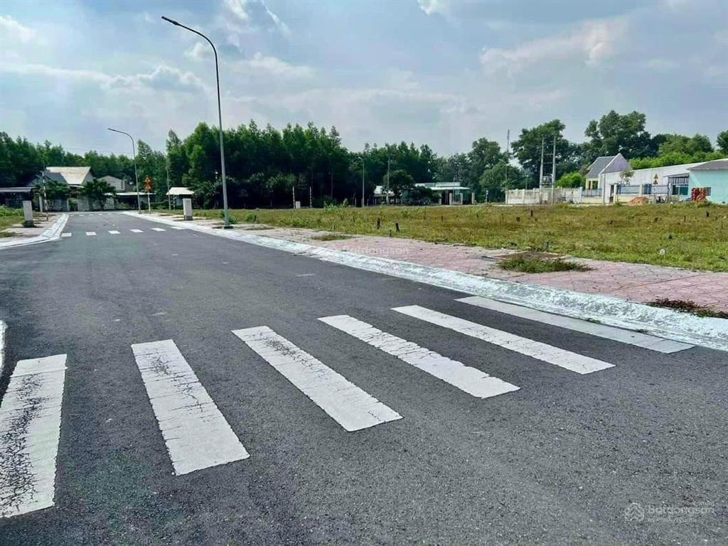 Đất cắt lỗ cách sân bay long thành 3kmdiện tích 120m2 giá 13/m2 chưa chiết khấu sổ sẵn sang tay