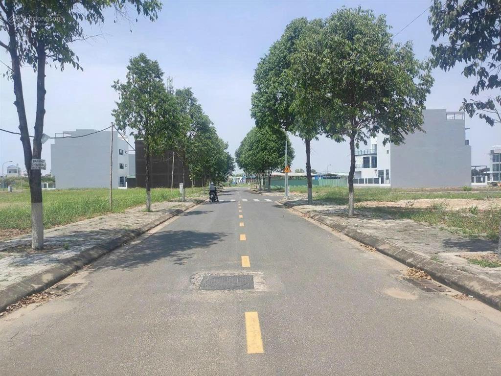 Đồng nai lên thành phố trực thuộc trung ương  2 lô cần bán 120m2  giá 1ty3/nền sổ hồng sang tên