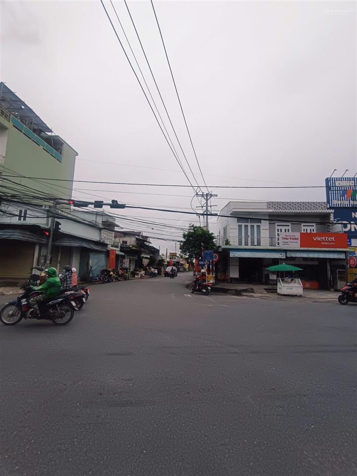 Bán đất full thổ cư 120m2 hxh 2 chiếc ngang 10m ngay sát mt ql1a 500m, giảm giá mạnh còn 920tr tl