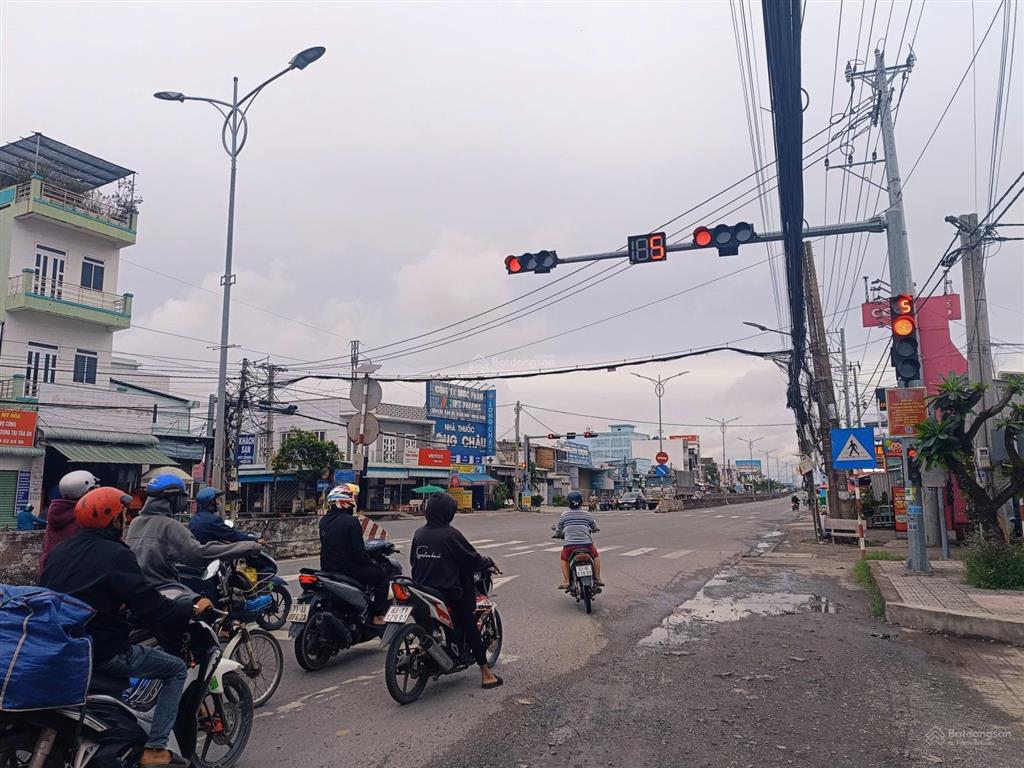 Bán đất full thổ cư 120m2 hxh 2 chiếc ngang 10m ngay sát mt ql1a 500m, giảm giá mạnh còn 920tr tl