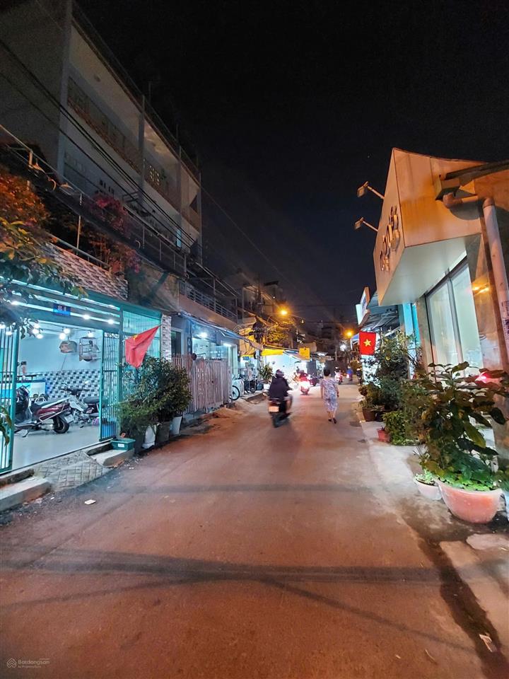 Bán nhà cấp 4 mt âu cơhoàng xuân nhị nh 7m , ngang 4,3m dtcn 89m2 tiện xây tòa nhà