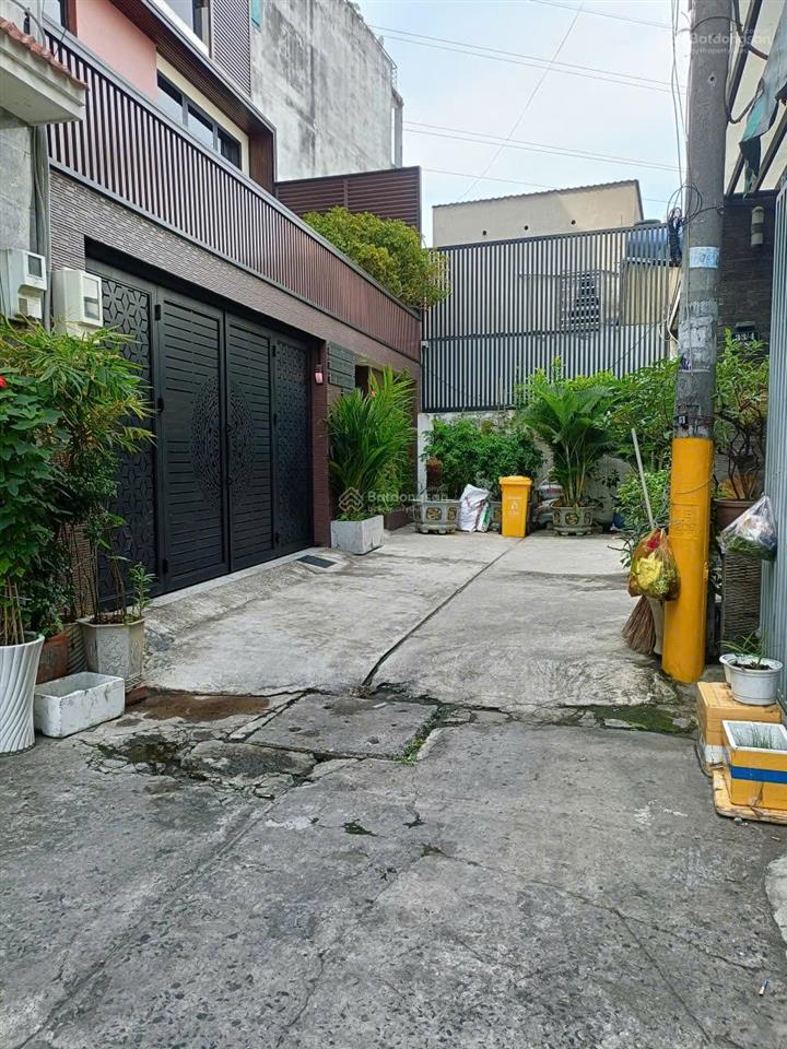 Nhà kiên cố 5 tầng vuông vức ngay hxh tân sơn nhì dt 4 x 18m sổ hồng hoàn công đầy đủ,dân trí cao