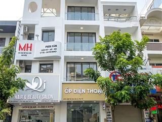 Nhà kết cấu đẹp, hiếm ở mặt đường tiền tân sơn nhì4 tầnglề đường rộngđoạn mua bán sầm uất nhất