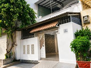 Bán nhà 2 tầng kiên cố, 5,5x17, hẻm 8m xe hơi tránh nhau thông huỳnh tấn phát quận 7. 9.6 tỷ