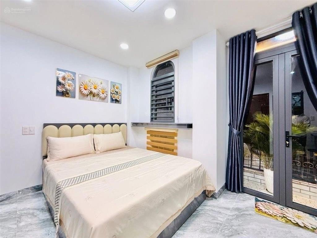 Bán nhà rợp bóng mát nguyễn thị thập q7 125\text{ m}^2 sân rộng, hẻm ô tô giá 14.15 tỷ