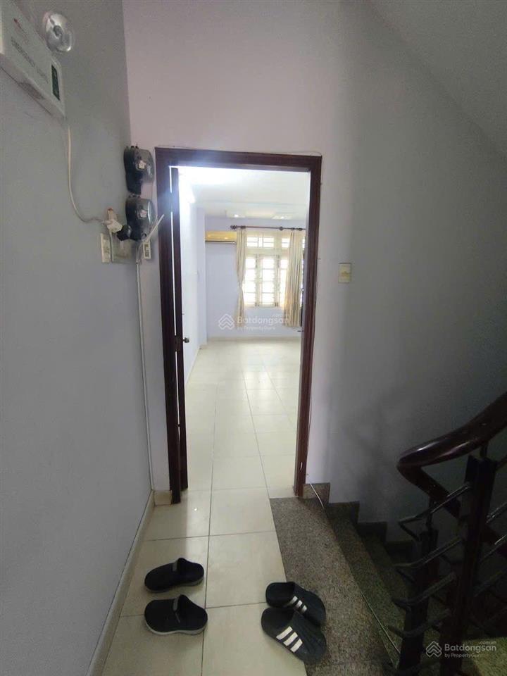 Phòng rộng cửa sổ thông thoáng, khu vực yên tĩnh