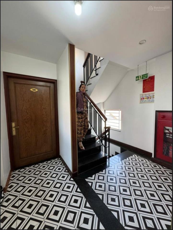 Bán tòa nhà căn hộ  văn phòng cao cấp phố trịnh công sơn  tây hồ