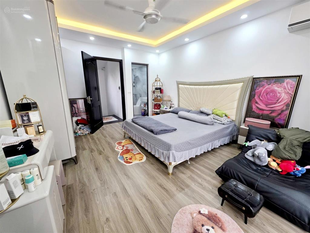 Bán nhà xuân la  tây hồ ,nhà đẹp, dân xây chắc chắn vị trí trung tâm, dân trí cao.