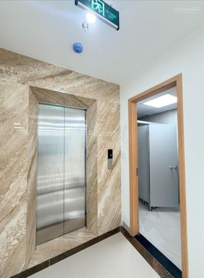 Bán tòa nhà 10 tầng thang máy siêu đẹp lạc long quân, tây hồ 125m2  mt 6,3m giá 78 tỷ.