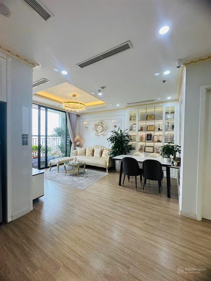 Bán căn hộ chung cư 2pn, 2wc tại the garden hills  99 trần bình, 6,7 tỷ, 70m2