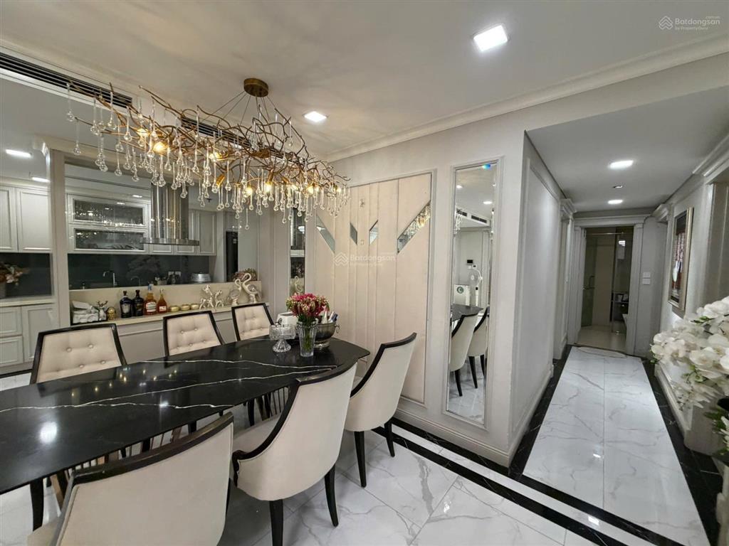 Bán gấp liền kề tại dream town, 18 tỷ, dt 90m2, tk4n4vs giá tốt  em bình 0384 126 ***