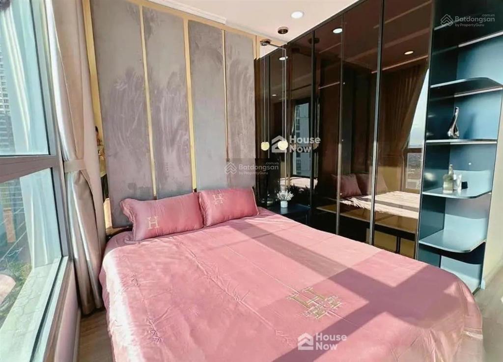 Penthouse 3 tầng víp nhất, tk 5n 5vs, có bể bơi, sân vườn, thang máy riêng, ful nội thất nhập khẩu