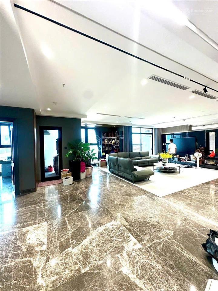 Bán penthouse duplex thông tầng 205m2, 4n view đẹp tòa chung cư golden palace c3 lê văn lương