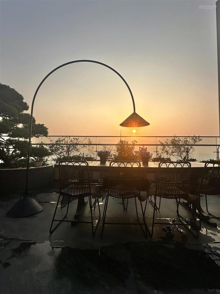 Bán penthouse duplex thông tầng 205m2, 4n view đẹp tòa chung cư golden palace c3 lê văn lương